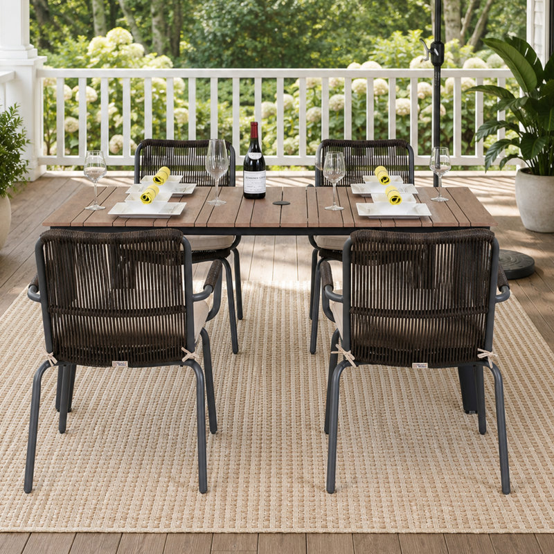 Ensemble repas pour 4 personnes avec table et fauteuils, 28.74" H x 62.21" W x 37.4" D, 4