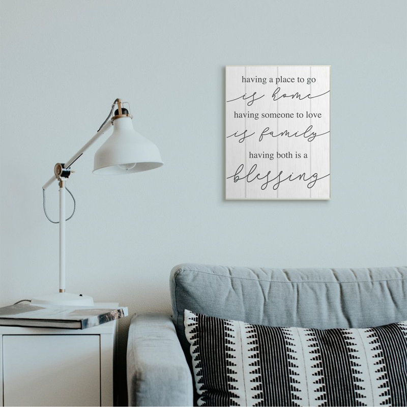 «Finding Home and Family» par Daphne Polselli, reproduction d'art textuel, Plaque murale, H 19 po x l 13 po x P 0,5 po