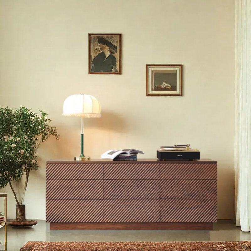 Commode à neuf tiroirs en noyer noir