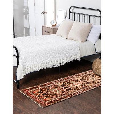 Tapis brun Anadol 3 pi 3 po x 10 pi 2 po
