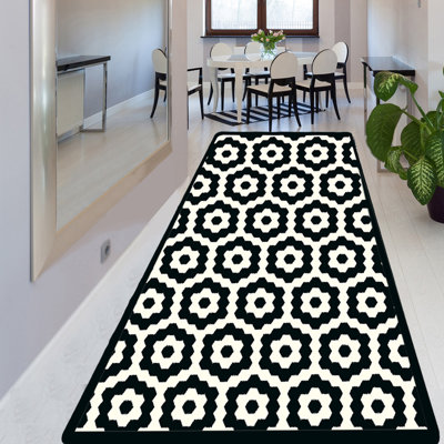 Premium Hall Carpet, 4.9 x 6.6 Feet, Black & White, 100% Polyester | Antibacterial, Non-Slip Underside, Machine Washable at 86°F | Total Thickness: 0.4 Inches, Felt Dot Base | Ideal for Living Room & Entryways