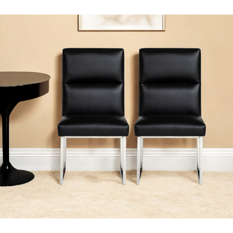 Ensemble de deux chaises d'appoint de salle à manger capitonnées en similicuir noir et argent