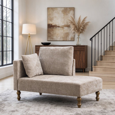 Chaise longue d'intérieur rembourrée en chenille de 127 cm de large, avec deux coussins et pieds en bois massif.