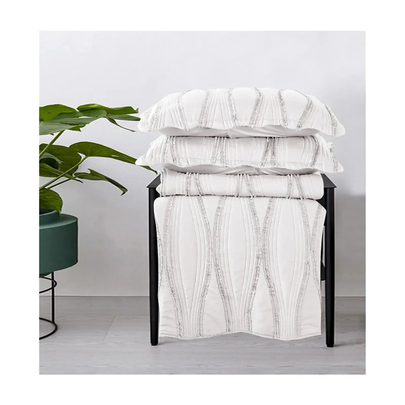 3 Piece Quilted Bedspread Reversible Comforter Bedding Set Bed Throw, White Floral, Super King Bedspread + 2 Standard Shams