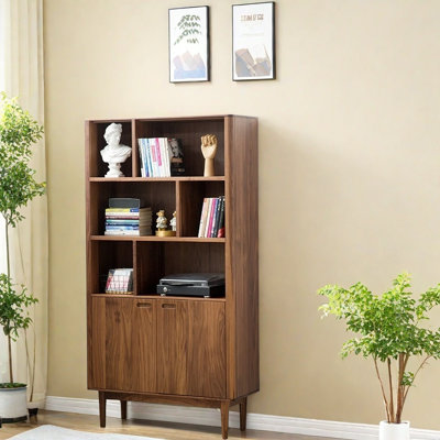 Bibliothèque luxueuse de style nordique