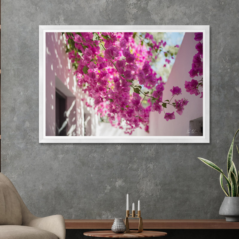 Bougainvillée ciel, Cadre blanc, H 35,5 po x l 54,75 po x P 1,5 po