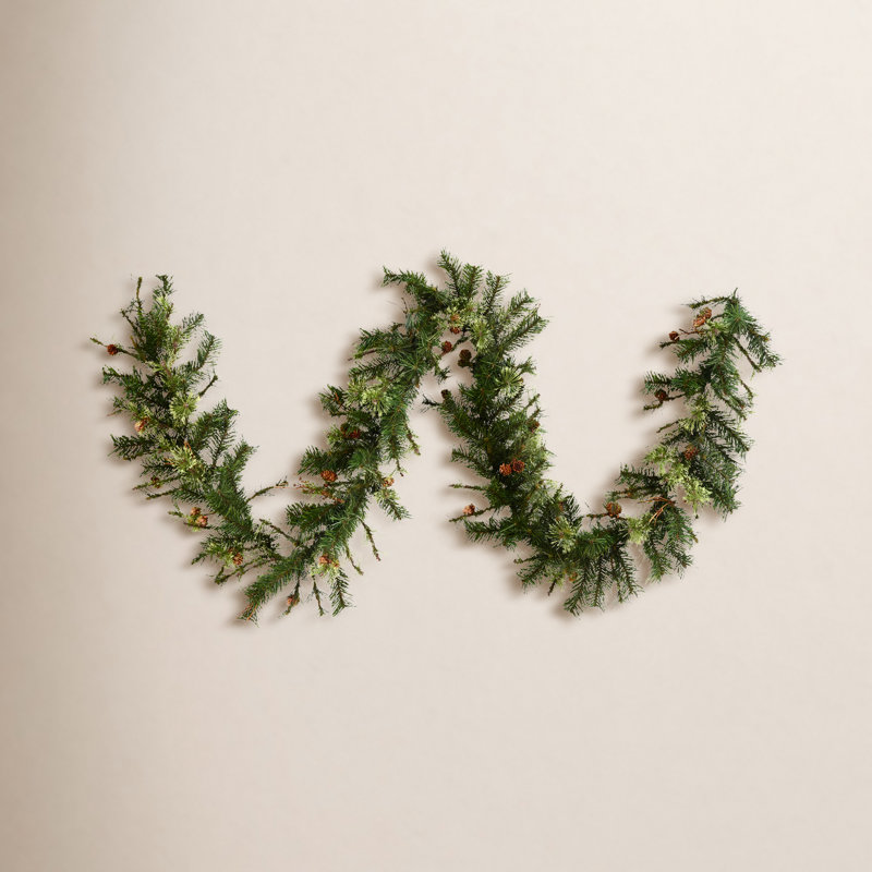 Ensemble d'arbre de Noël artificiel et guirlande