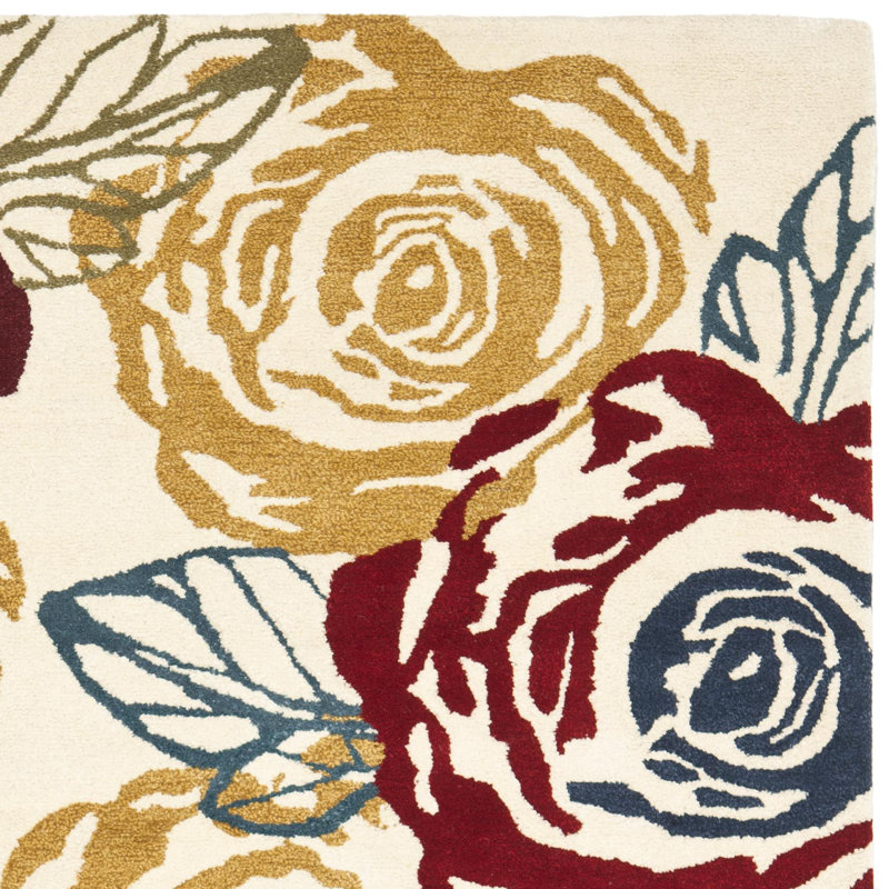 Soho Hand Tufted Wool Pile Floral Rug, Rectangle 3'6" x 5'6"