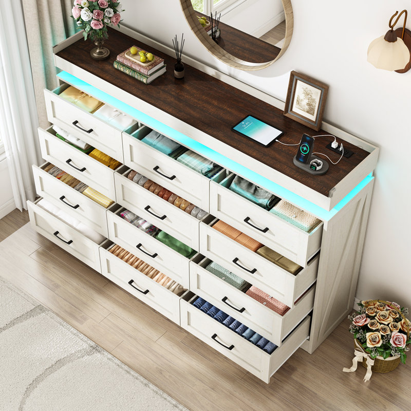 Commode 12 tiroirs l 71,00 po avec lumière DEL et station de charge, Blanc