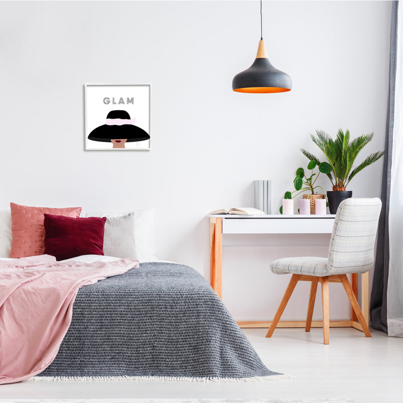 «Glam Text Fashionista» par Ashley Singleton - impression, H 17 po x l 17 po x P 1,5 po, Giclée encadrée blanc bord de mer