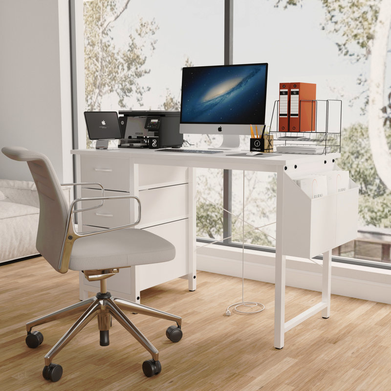 Bureau de 47,3 po avec prise de courant, 3 tiroirs, poche latérale, bureau d'étude facile à assembler, cadre stable et réversible pour bureau à domicile, bureau d'ordinateur de société, table de jeu, coiffeuse