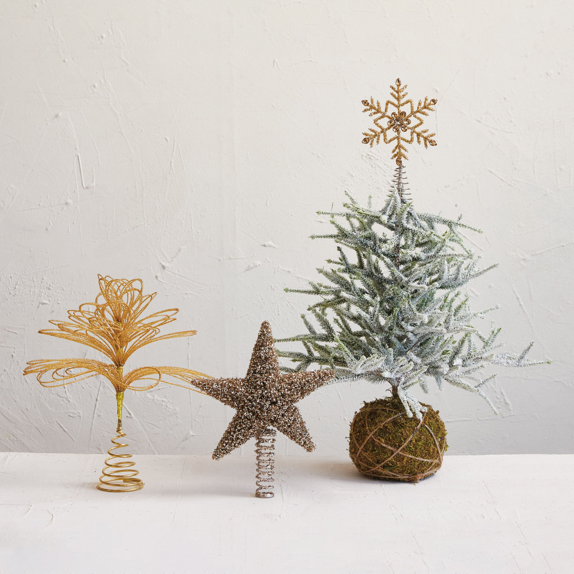 Inisha Annual Ornament Tree Topper, 14.5" H x 10" W x 10" D, Gold