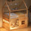 Lit de maison blanc en bois pleine grandeur avec éclairage à DEL doux, caractéristiques et tablette peu encombrante, garde-corps pour dormir-130115563