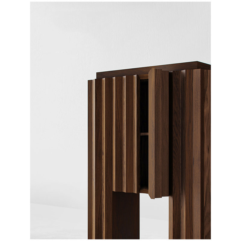 Armoire d'appoint européenne
