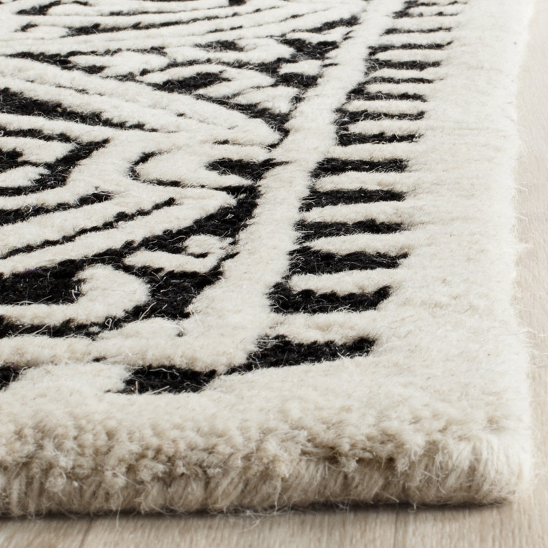 Julieta Geometric Wool Hand Woven Area Rug, Rectangle 91 x 152cm