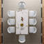 Table de salle à manger rectangulaire moderne avec base de sablier plaquée or et 8 chaises en cuir blanc, parfaite pour un ensemble de table à manger élégant et fonctionnel-1981930974