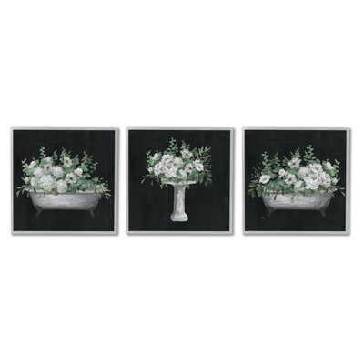 «Vintage Bathroom Hydrangeas», ensemble de 3 giclées encadrées par Nan