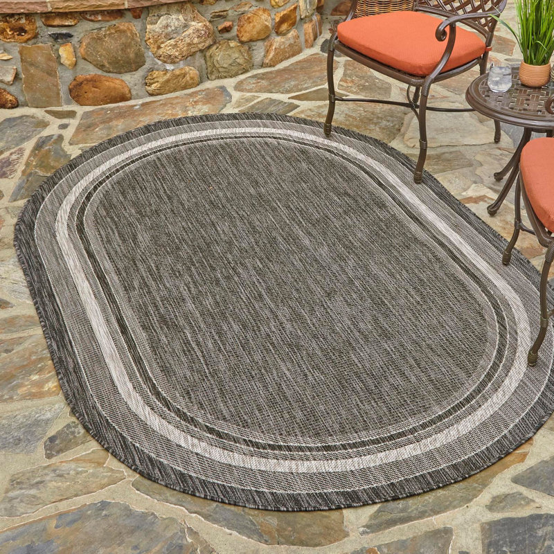 Tapis intérieur / extérieur Sevinc, Ovale 5 pi 3 po x 8 pi, Black