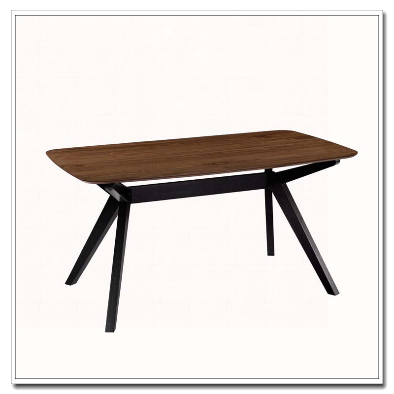 Table de salle à manger en bois