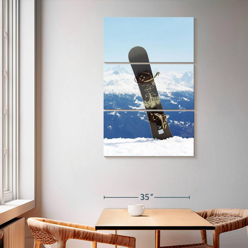 Snowboard Alvord dans la neige, H 65 po x l 42 po