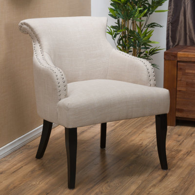 Chaise avec accoudoirs avec siège en tissu beige pour de longues heures de confort