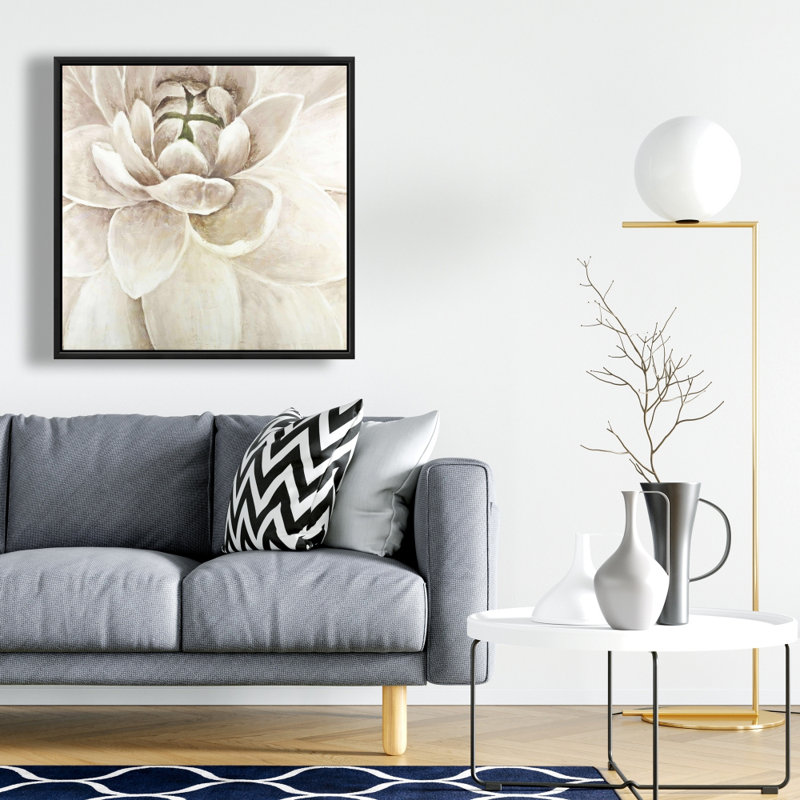 «Delicate Chrysanthemum»