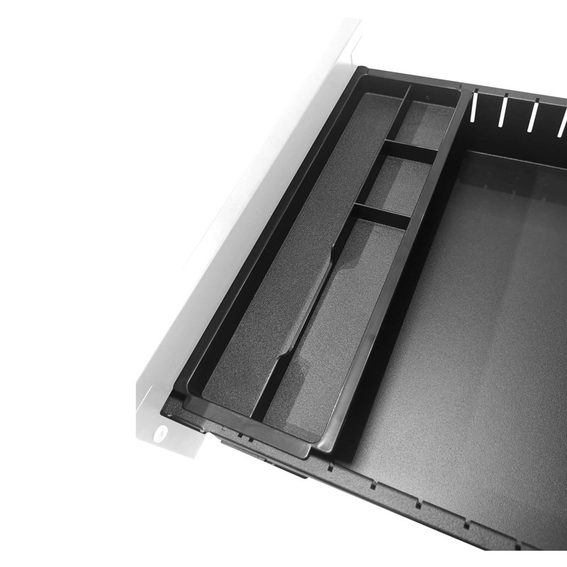 Classeur en métal blanc à 3 tiroirs verrouillables. Entièrement assemblé pour les besoins du bureau. Format lettre/légal/A4. Protection optimale. Les tiroirs comprennent un porte-crayons amovible. Facile à déplacer grâce à ses 5 roulettes.