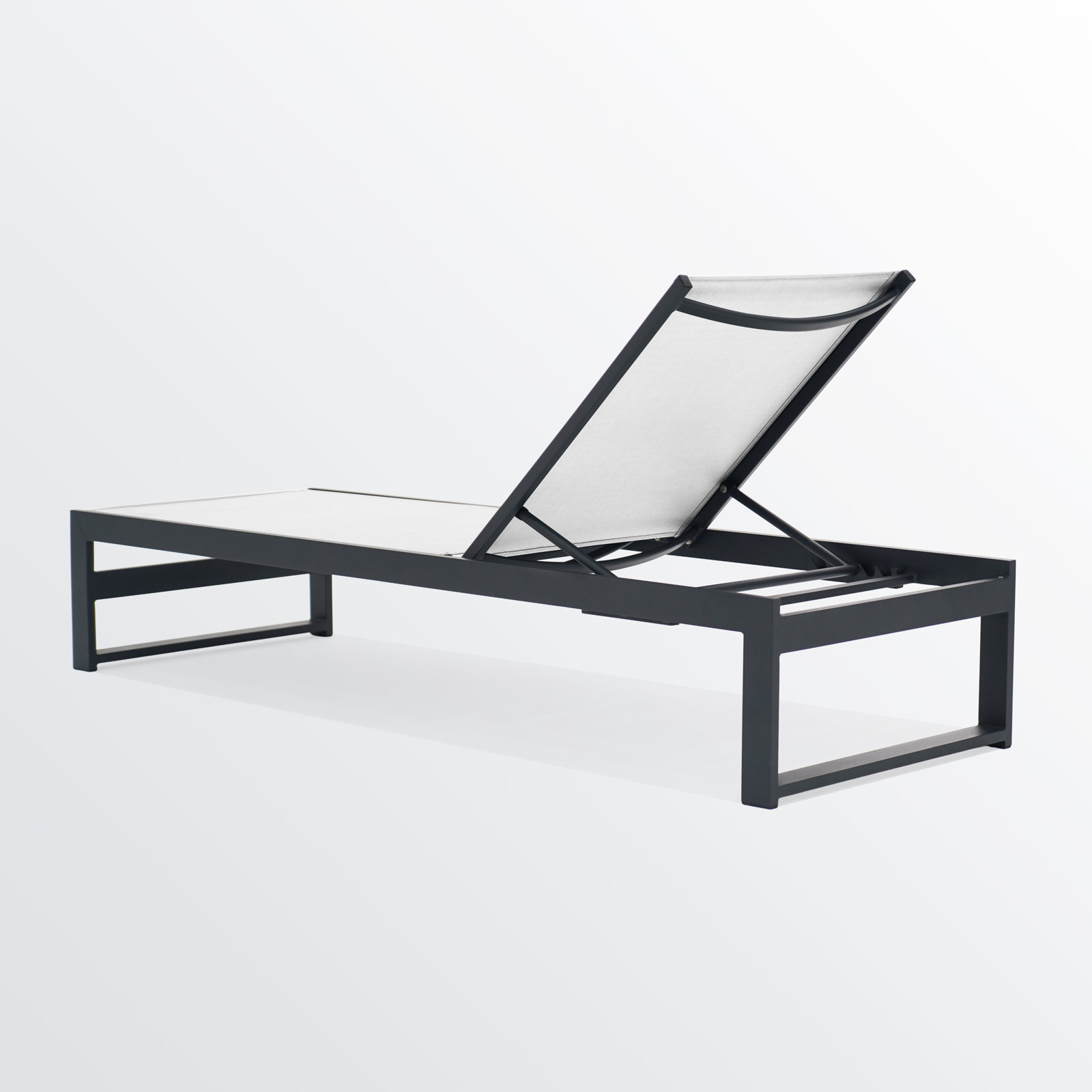 Howe Aluminum Outdoor Chaise Lounge, White