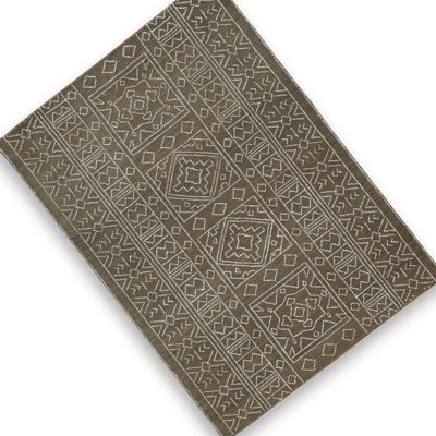 Tapis moyen touffeté à la main Amina, motifs géométriques ivoire en médaillon, laine brune 5 x 7