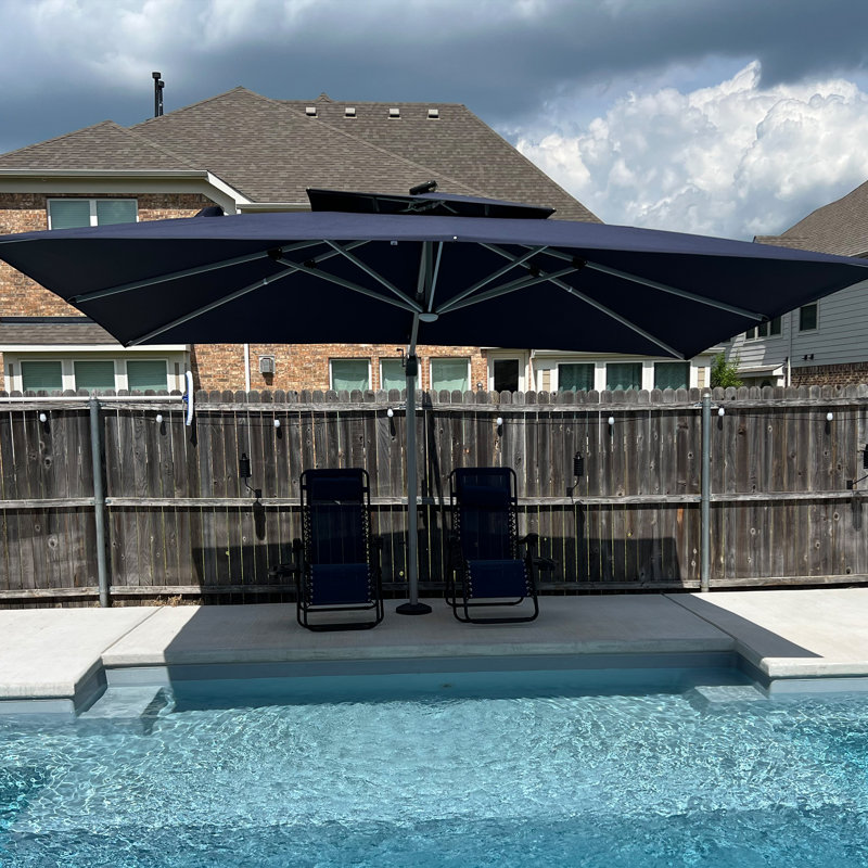 Parasol en porte-à-faux rectangulaire avec lumières solaires 9 pi x 12 pi Gira, Bleu marine