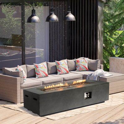 Table d'extérieur d'extérieur au propane 60 pouces, 60 000 BTU avec foyer imperméable, allumage automatique, pierres de lave gratuites,