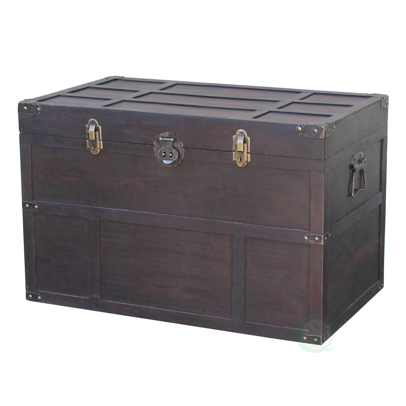 Commode large en style vieux cèdre