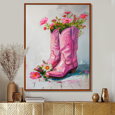 Fleurs roses, bottes de cow-boy