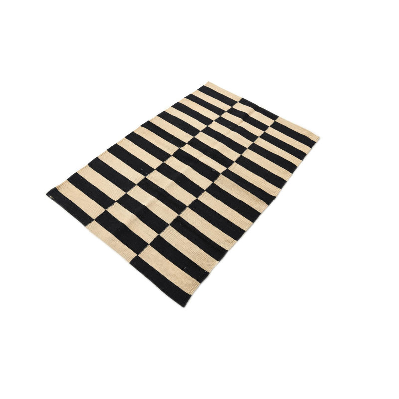 Tapis noir et blanc Ohlson