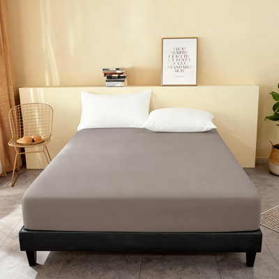 Super Soft Microfiber Fitted Sheet – 25cm Deep Pocket, Brushed Finish