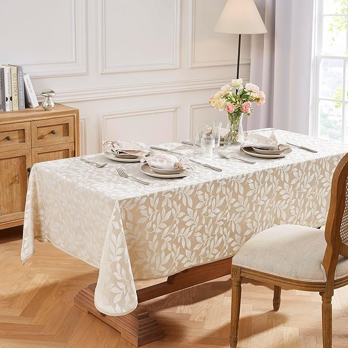 Nappe rectangulaire en velours avec serviettes décoratives assorties incluses., L 54 po x L 72 po
