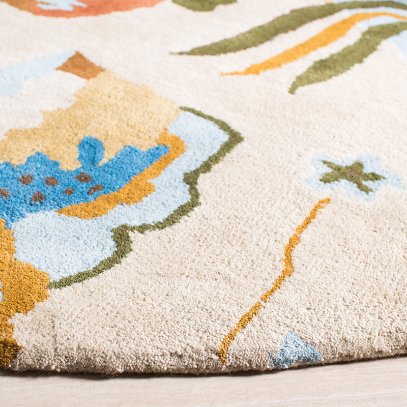 Soho Hand Tufted Wool/Viscose Floral Rug in Beige, Round 6'