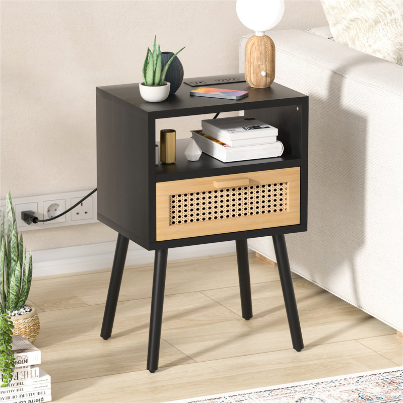 Table de chevet en rotin avec station de charge, Noir