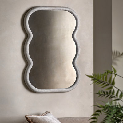 Daquawn Wavy Mirror