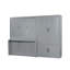 Grand lit moderne gris avec assemblage pratique et rangement offrant un look hydraulique et efficace