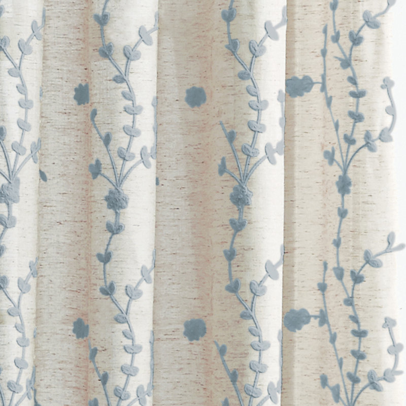 Rideau simple brodé à motif floral Lynette , l 50 po x L 84 po, Turquoise