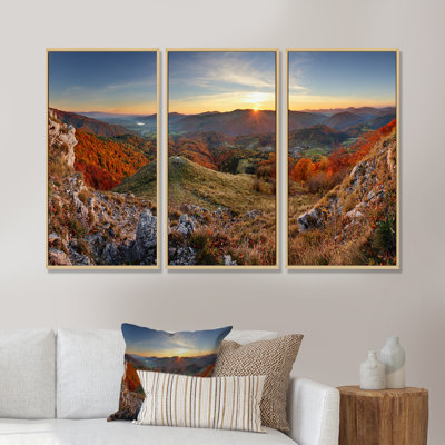 «Majestic Sunset In Mountain Landscape», ensemble de 3 toiles encadrées