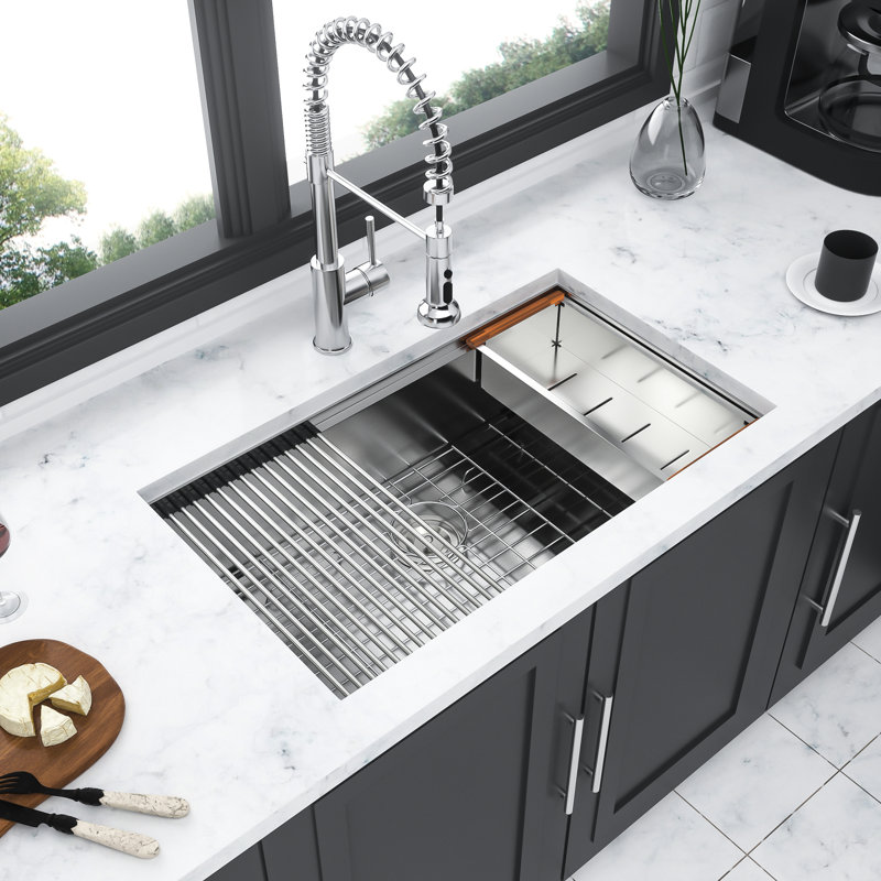 Évier de cuisine encastré de 30 pouces, acier inoxydable 304 de calibre 16, fonctionnement silencieux avec un coussin de 3 m, et un poste de travail interchangeable avec évier à simple cuve de 30 po