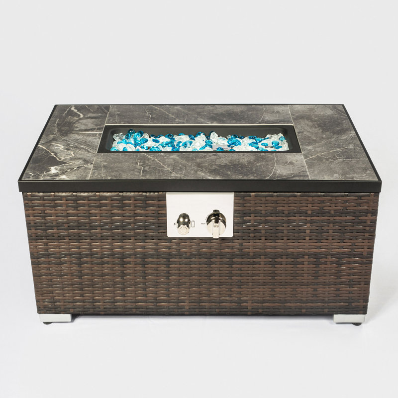 Table de foyer au gaz propane 32 po, foyer rectangulaire de 50 000 BTU, plateau de table en carrelage avec une belle base en osier pour la terrasse du patio extérieur