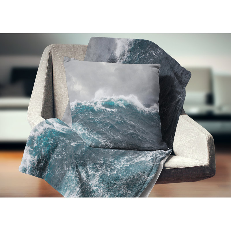 Oreiller seascape rugissant waves under cloud, 18 po x 18 po, Coussin décoratif