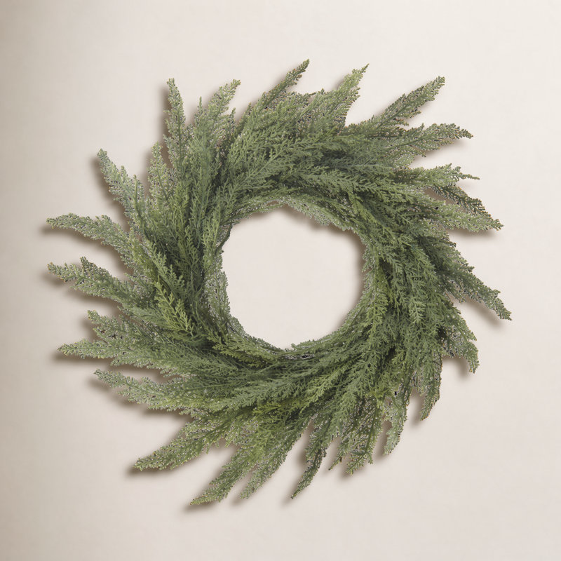 28" Green Cedar Wreath 