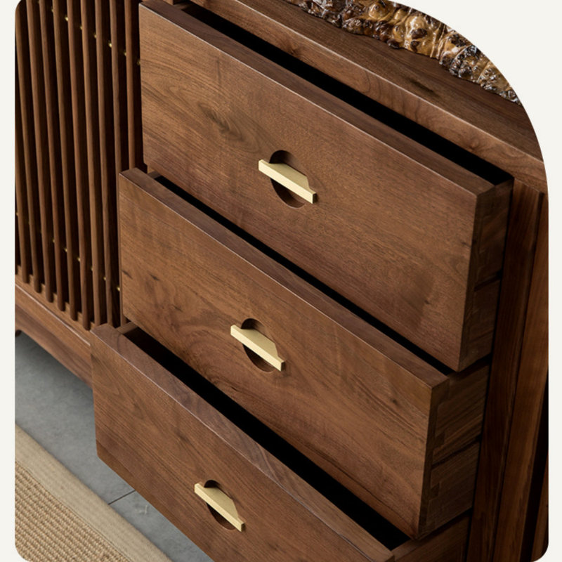 Buffet simple et spacieux, H 39,37 po x l 62,99 po x P 14,96 po
