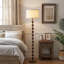 Lampe sur pied à intensité variable avec abat-jour tambour en tissu et télécommande