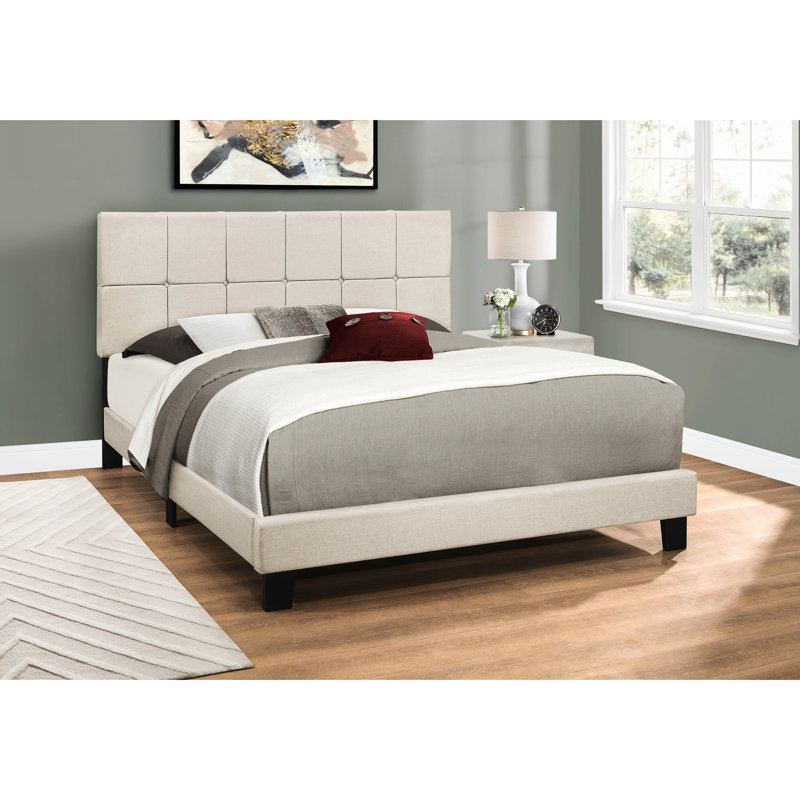 Grand lit tapissier beige avec pieds solides et tête de lit avec cadre transitionnel en tissu de lin