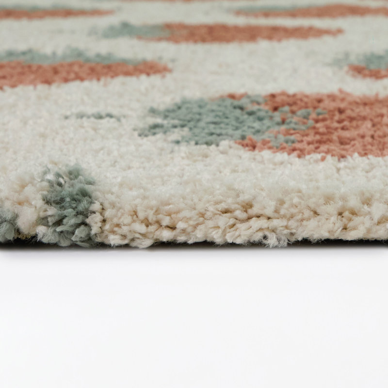Rosa Coral/Green Kids Tossed Strawberry Area Rug, 5'3" x 7'